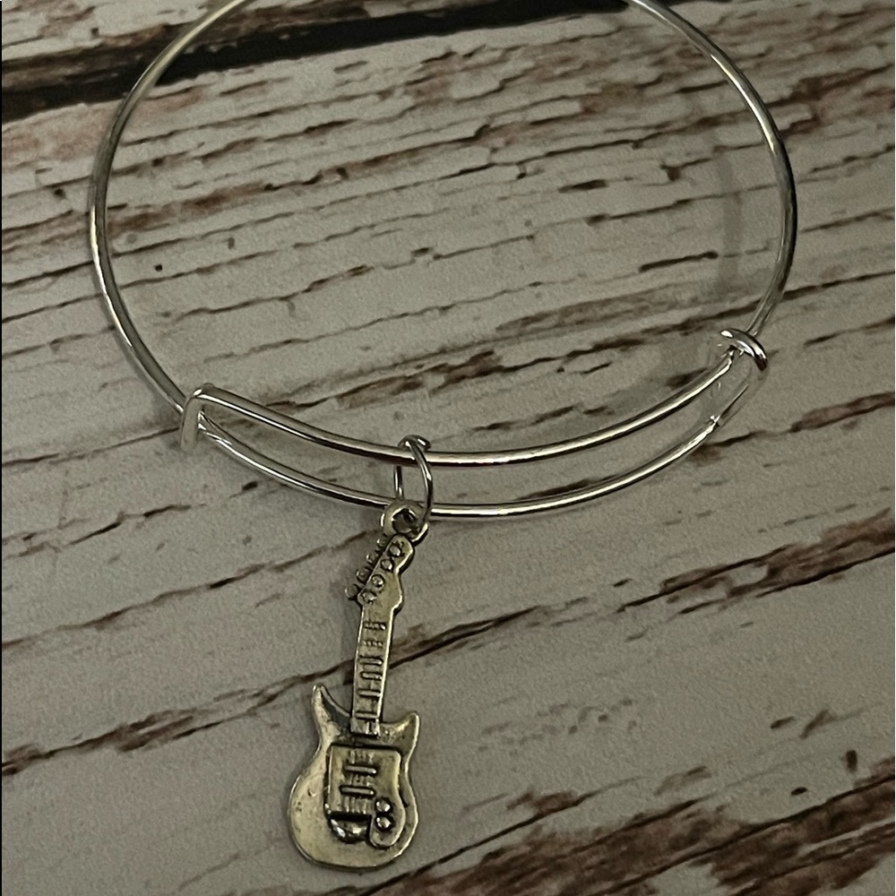Guitar bracelet